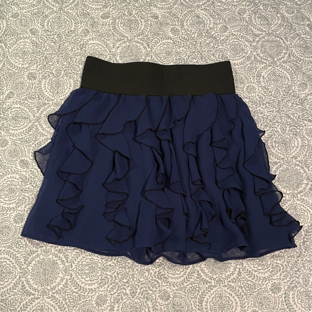 Express Ruffle Skirt - Picture 2 of 3
